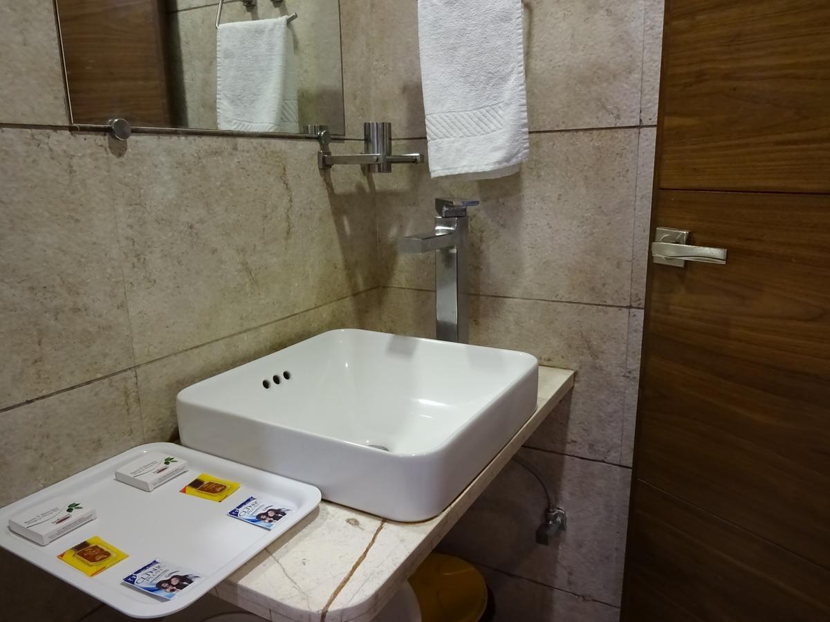Hotel Bait Inn Ахмедабад Екстер'єр фото